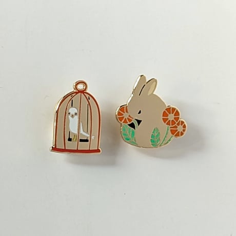 どいかや：ピンバッジ2種類（鳥・うさぎ）