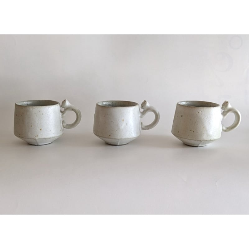 鈴木稔：猫取手マグカップ（小） 白 | nowaki