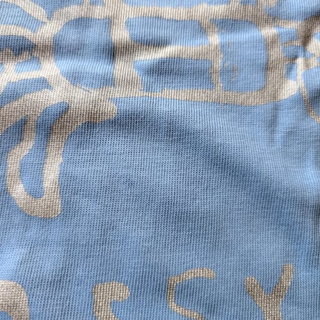 ミロコマチコ：手ぬぐい「カニTシャツ」（水＋銀）