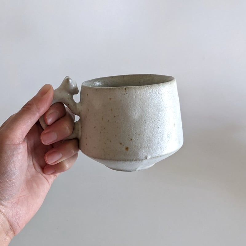 鈴木稔：猫取手マグカップ（小） 白 | nowaki