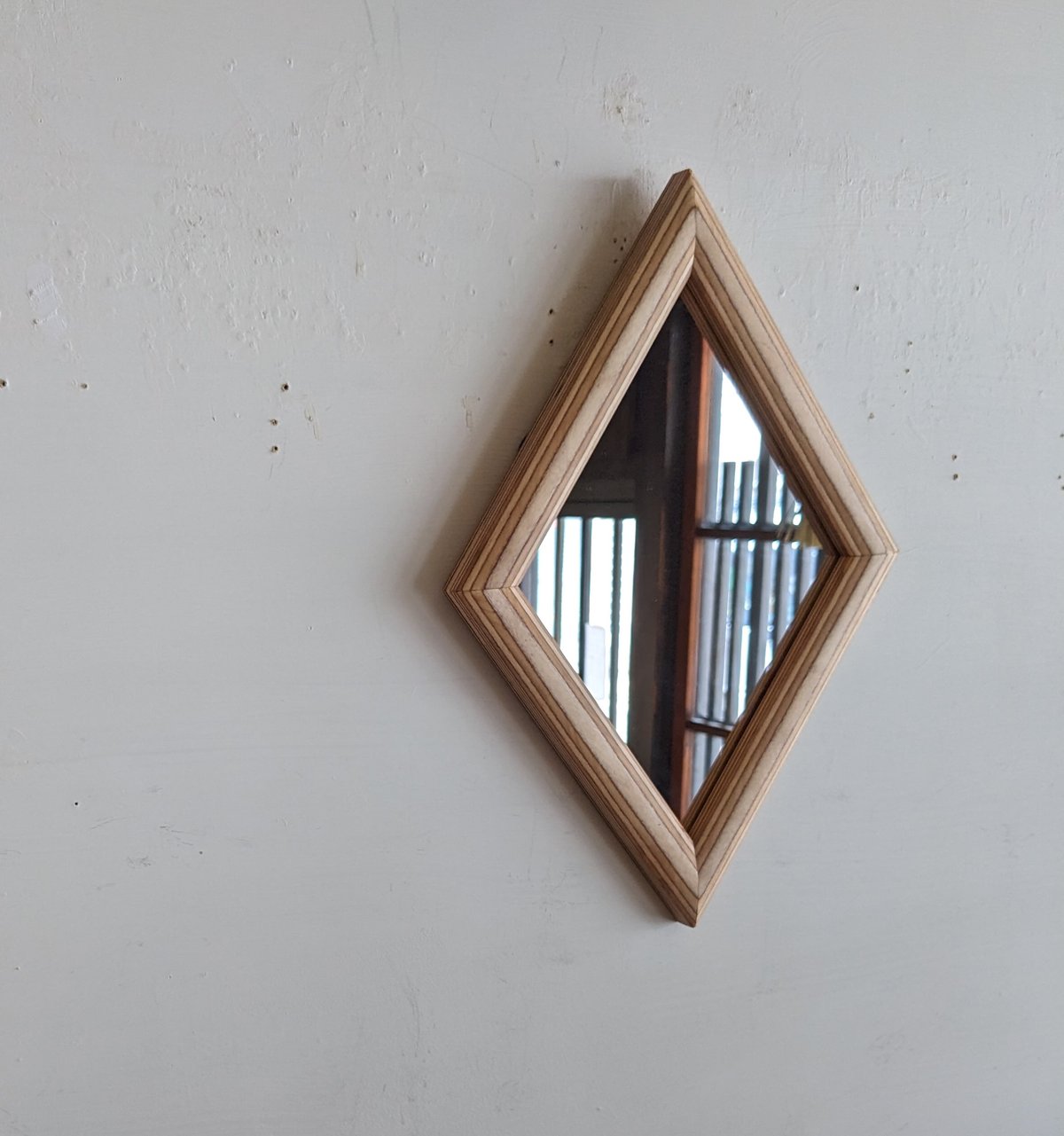 工房イサド：ひし形鏡（小/バーチ合板） | nowaki