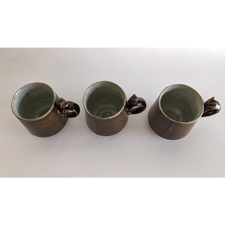 鈴木稔：猫取手マグカップ（大） 茶
