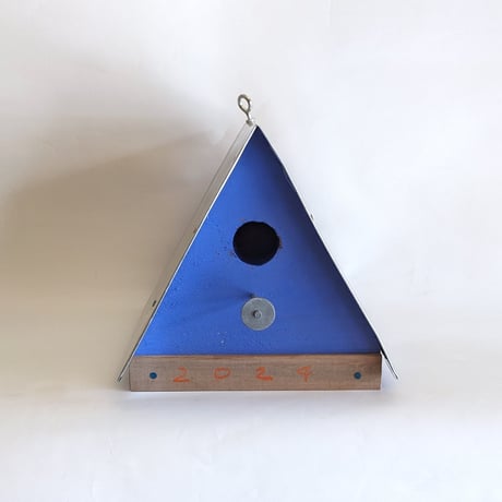 nakaban：立体「sankaku」（鳥の巣箱/青）