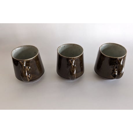 鈴木稔：猫取手マグカップ（大） 茶