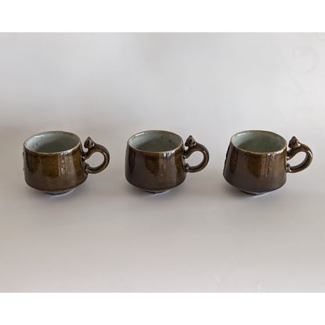 鈴木稔：猫取手マグカップ（小）  茶