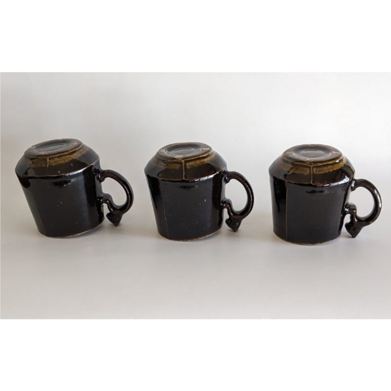 鈴木稔：猫取手マグカップ（大） 焦茶 | nowaki