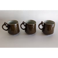 鈴木稔：猫取手マグカップ（大） 茶