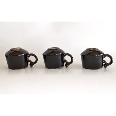 鈴木稔：猫取手マグカップ（小）  焦茶