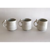 鈴木稔：猫取手マグカップ（大） 白