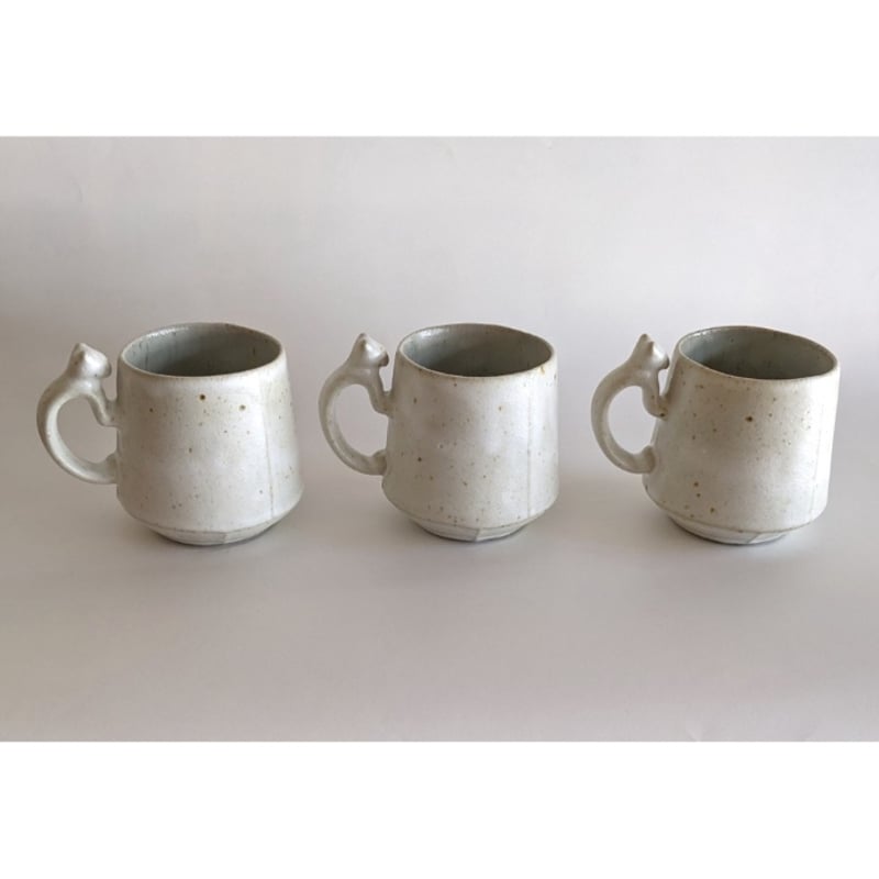 鈴木稔：猫取手マグカップ（大） 白 | nowaki