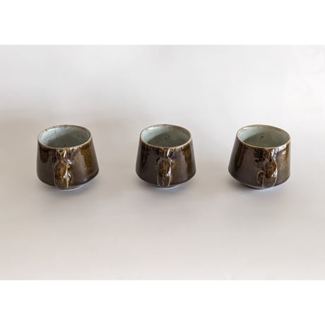 鈴木稔：猫取手マグカップ（小）  茶