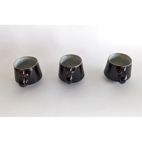 鈴木稔：猫取手マグカップ（小）  焦茶