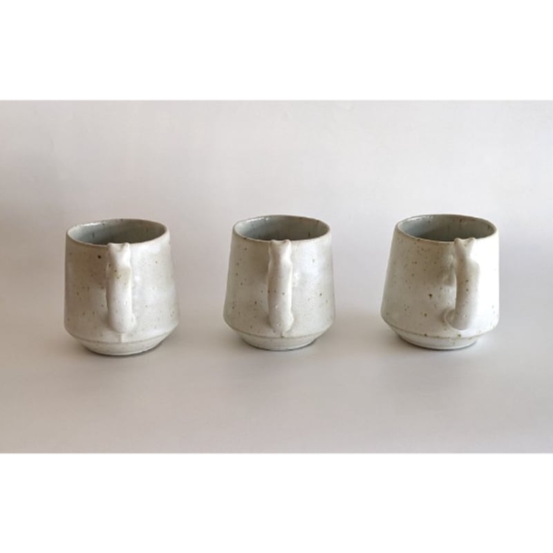 鈴木稔：猫取手マグカップ（大） 白 | nowaki