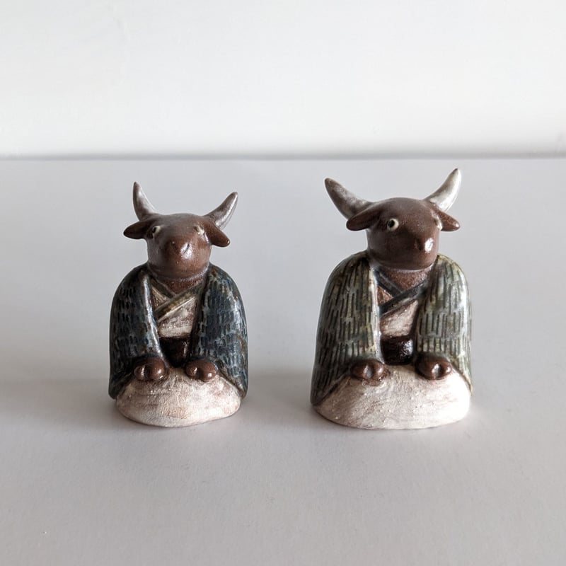 珍品　壽牛窯 香合 貝形 動物彫刻付き 山極千真沙：落語家（干支縁起物「牛」） | nowaki