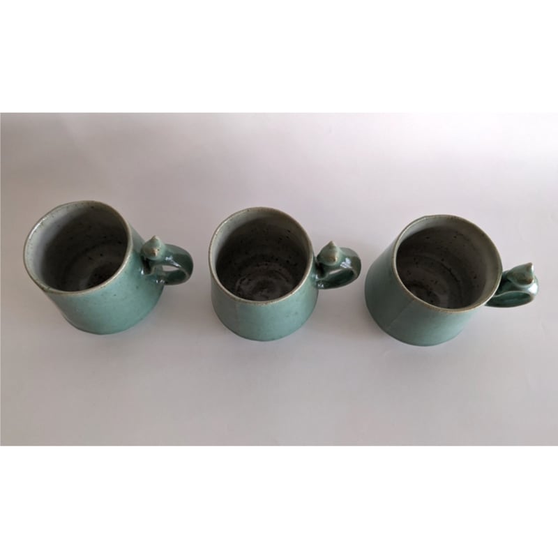 鈴木稔：猫取手マグカップ（大） 緑 | nowaki