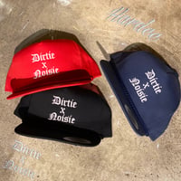 HARDEE "DIRTIE NOISIE"-5PANEL SNAPBACK CAP RED/NAVY/BLACK