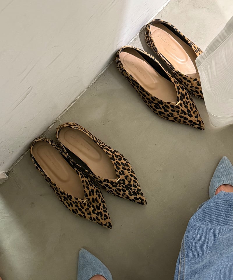 metal motif flat shoes | Un sourire.