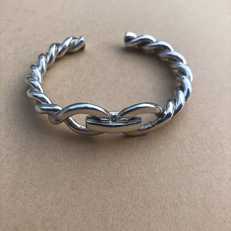 twist bangle