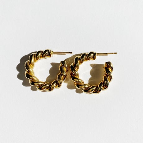 twist pierce gold