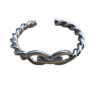 twist bangle
