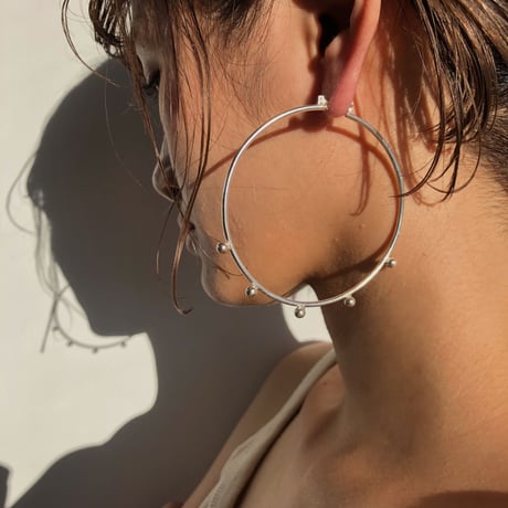 silver hoop Pierce  1