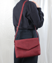 ac-20R7　　burgundy letter bag