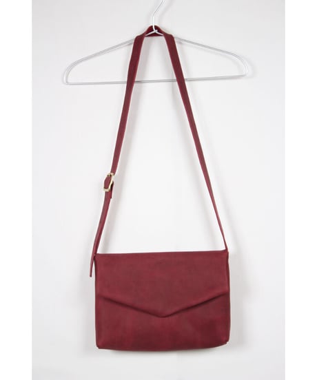 ac-20R7　　burgundy letter bag