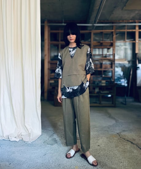 st-99K khaki vest