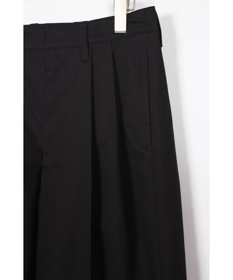 pt-34B / black wide pants