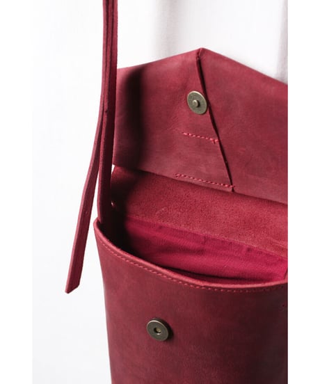 ac-21R7　　burgundy slim letter bag