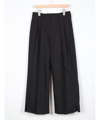 pt-34B / black wide pants