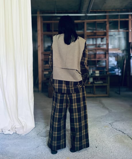 st-99K khaki vest