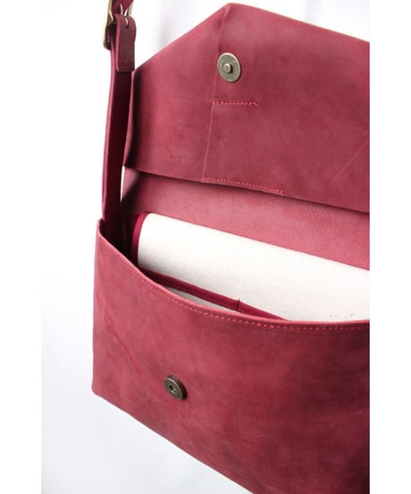 ac-20R7　　burgundy letter bag