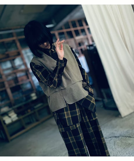 st-99K khaki vest