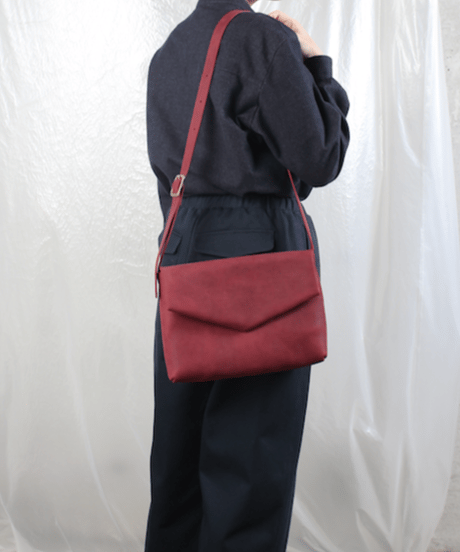 ac-20R7　　burgundy letter bag