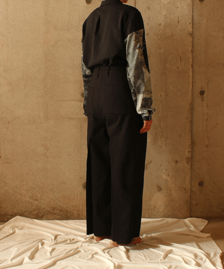 pt-34B / black wide pants