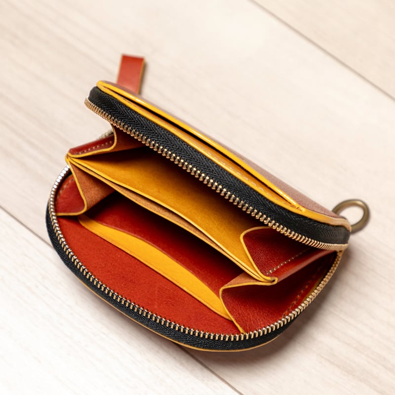 財布 round zipper wallet PLAQUE / ROUND ZIPPER WALLET | KAMAKAZY