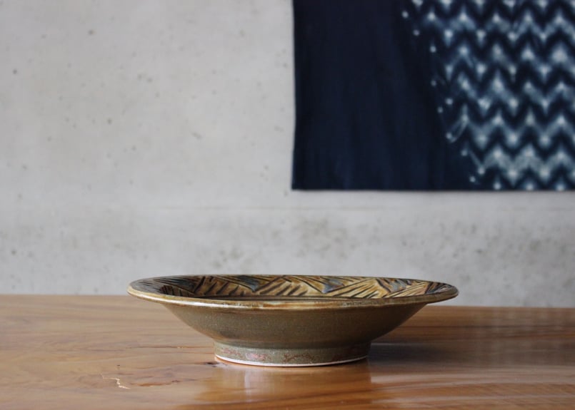 緑釉尺皿 (未使用 新品同様) 尺皿 線彫り 緑釉 飴釉 | tou cafe and gallery