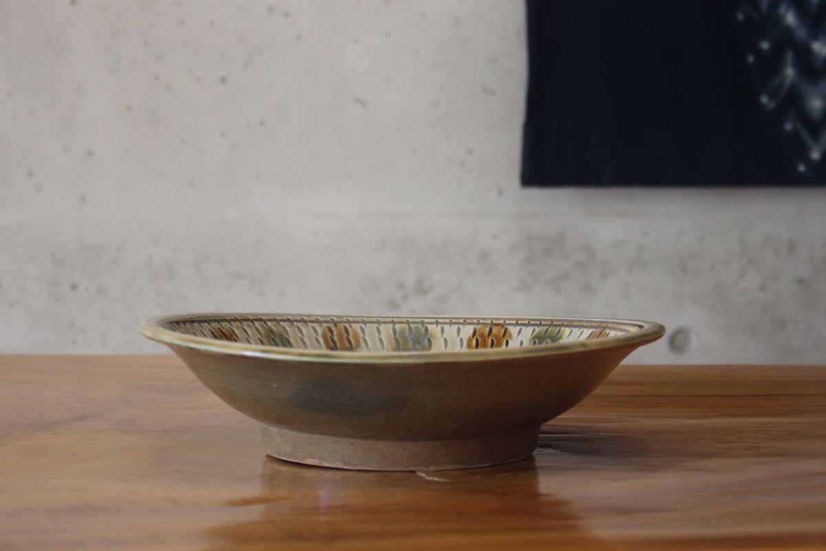 尺皿 飛びカンナ線彫り 点打ち 緑釉 飴釉 | tou cafe and gallery