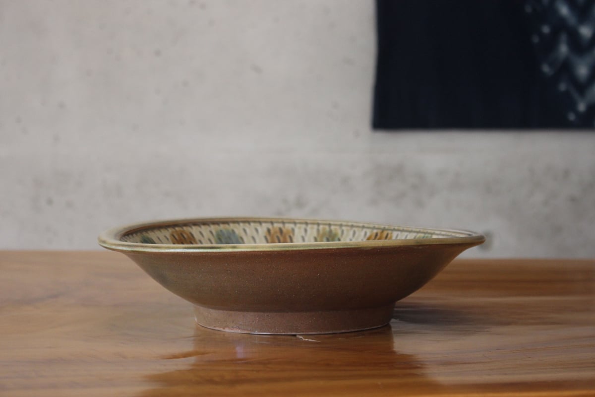 尺皿 飛びカンナ線彫り 点打ち 緑釉 飴釉 | tou cafe and gallery