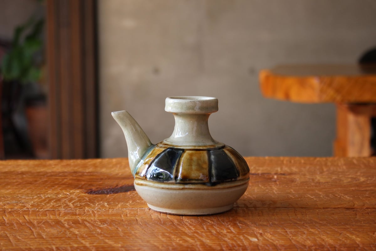 カラカラ 線彫り格子紋 呉須 飴釉 | tou cafe and gallery