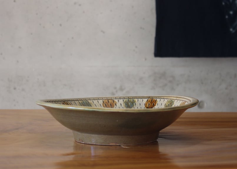 尺皿 飛びカンナ線彫り 点打ち 緑釉 飴釉 | tou cafe and gallery