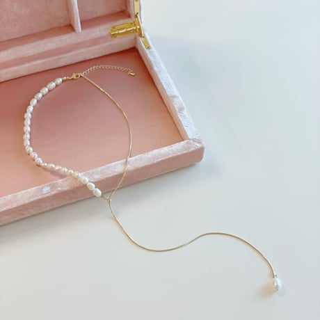 balance pearl necklace