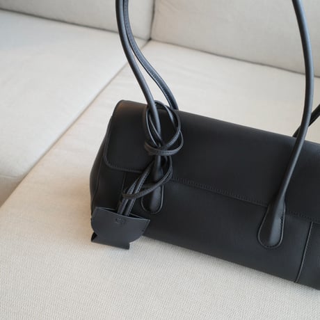 【5/25再入荷】arch shoulder leather bag