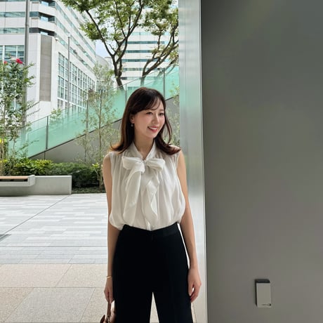 Bowtie blouse