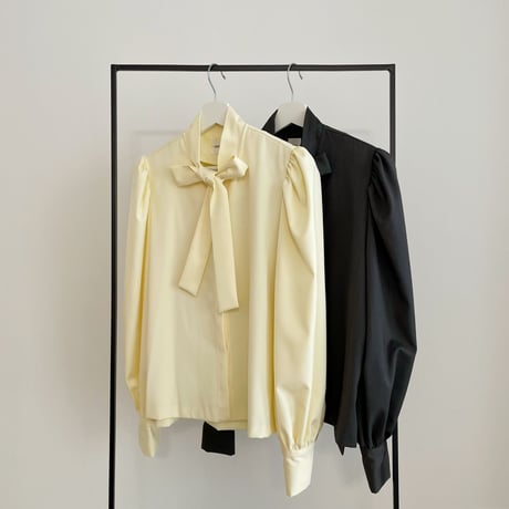 square ribbon puff blouse