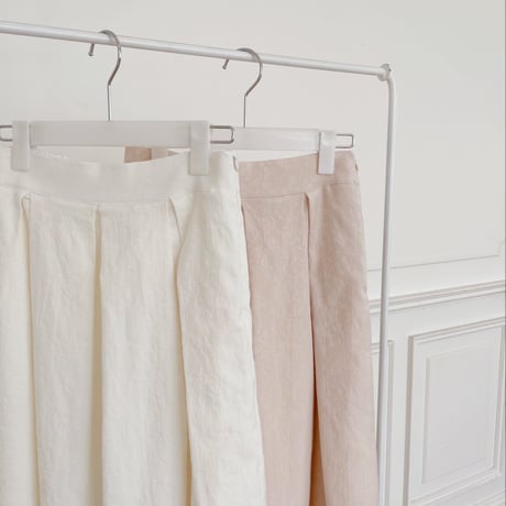 MADE’ jacquard tuck flare skirt / white