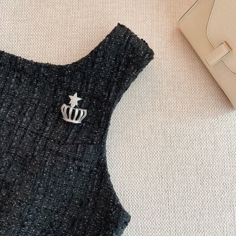 star × crown brooch