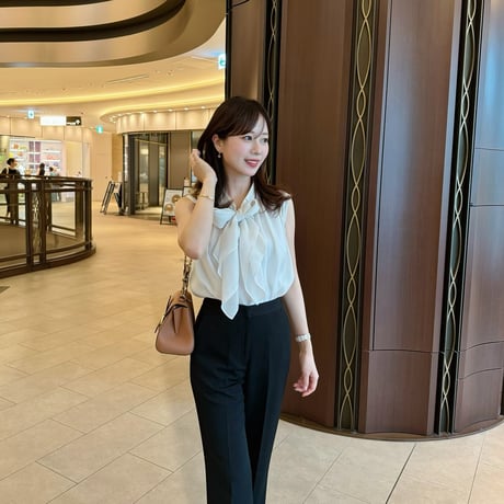 Bowtie blouse