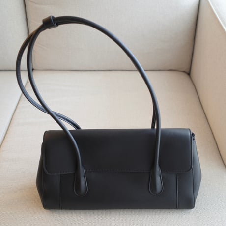 【5/25再入荷】arch shoulder leather bag